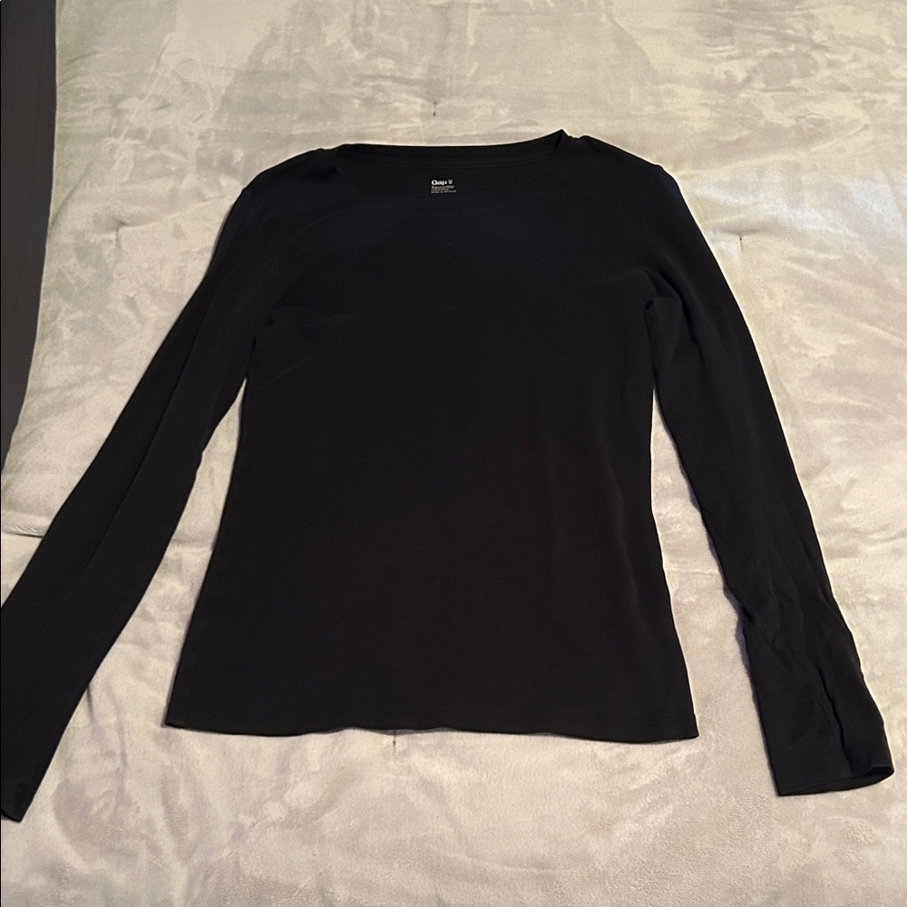 GAP Elegant Black Long Sleeve Tee